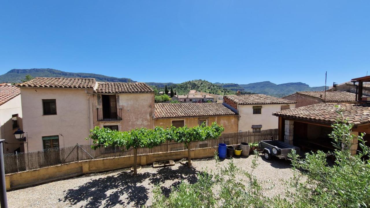 El Jardi De La Vileta - Cornudella De Montsant Buitenkant foto